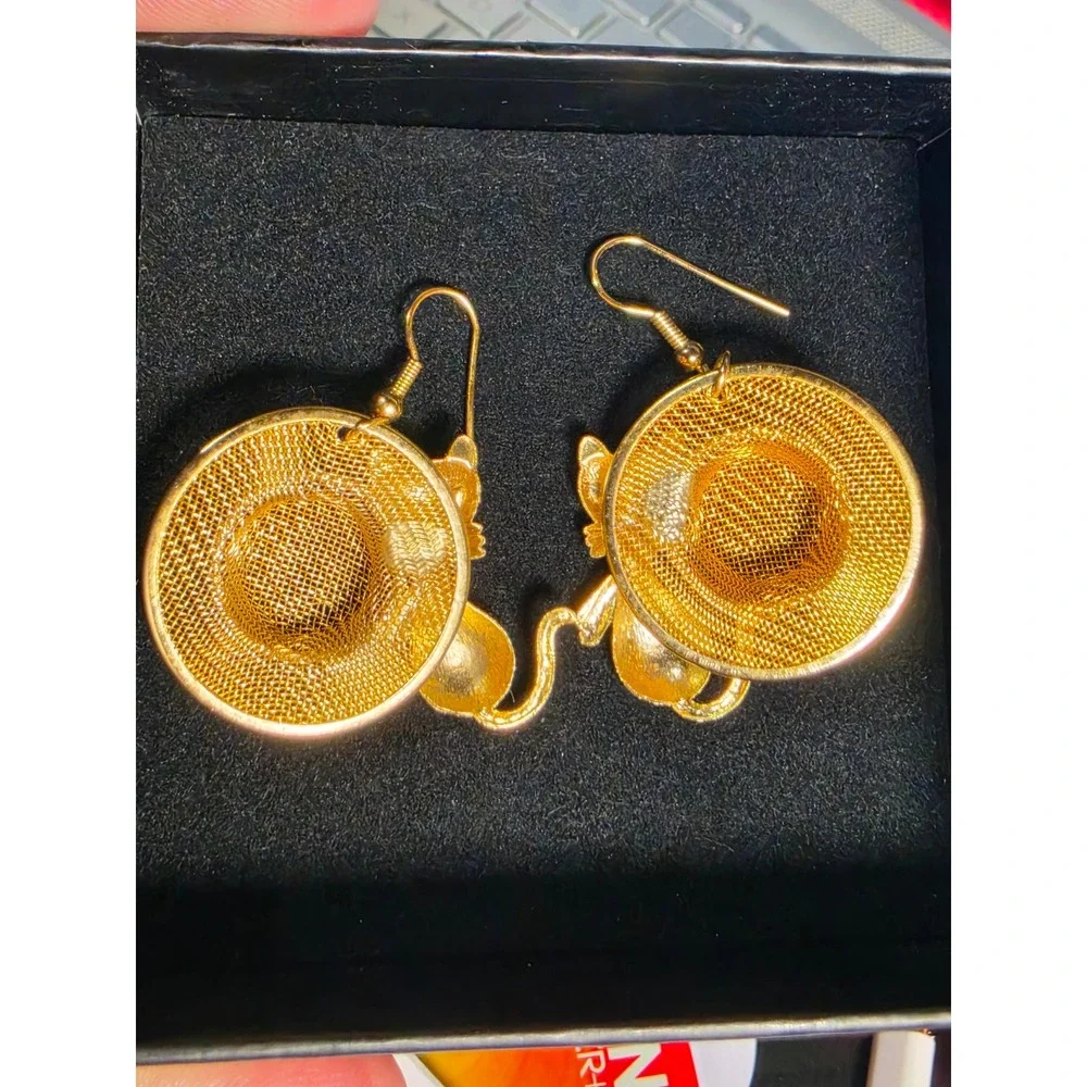 Vintage Gold Tone Mesh Sun Hat and Cat Dangle Earrings Whimsical Animal Jewelry